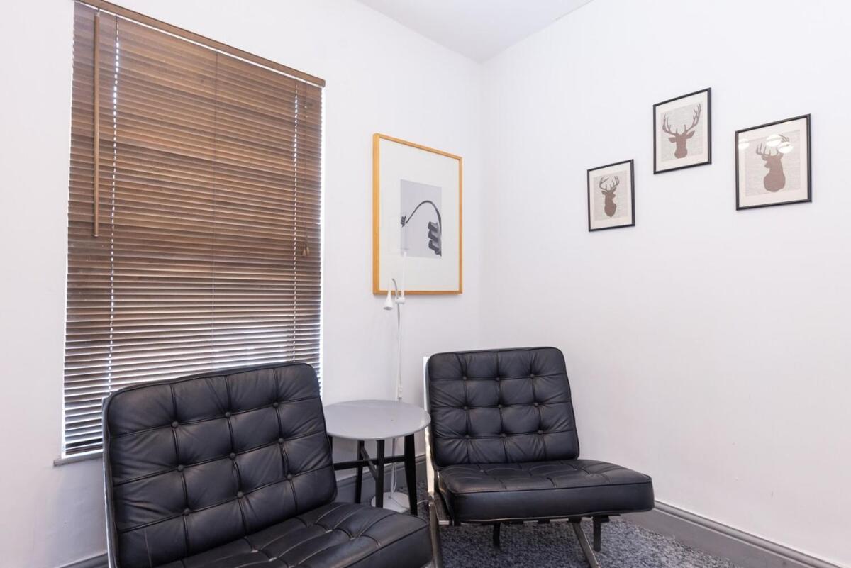 Very Spacious 2 Bath Free Parking